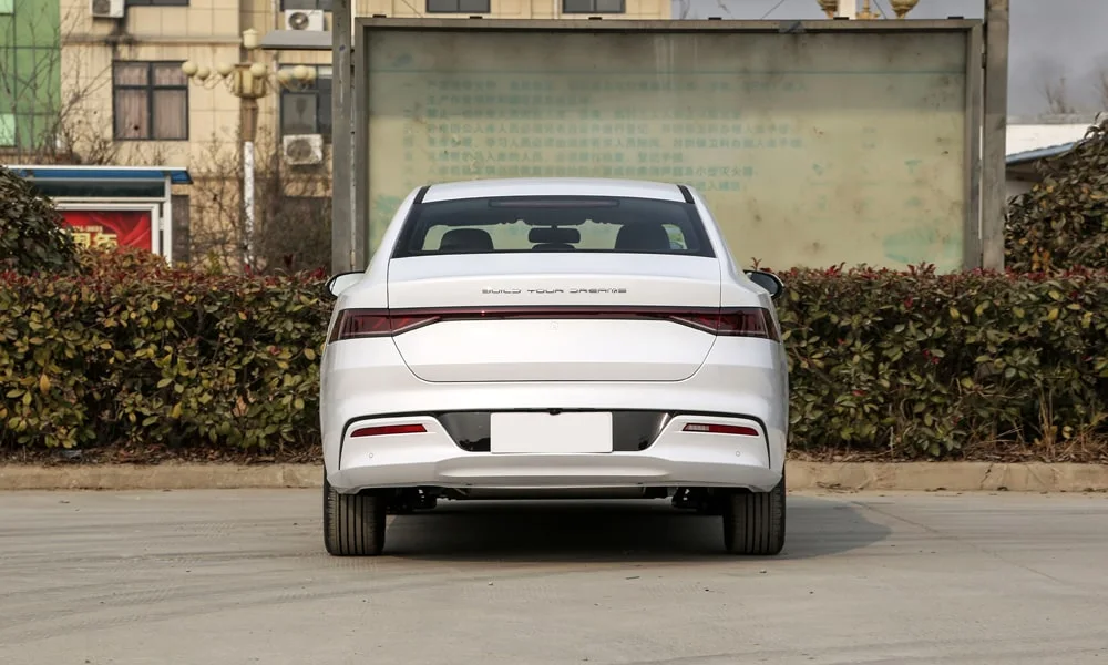 BYD Qin Plus (2024) — вид сзади, фото 2