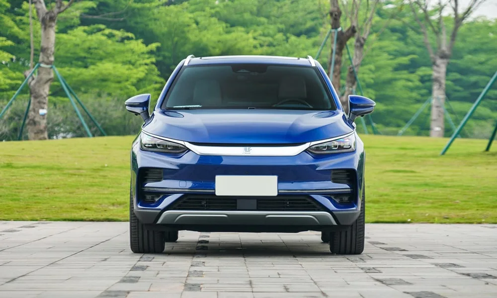 BYD Tang (2024) — вид спереди, фото 2