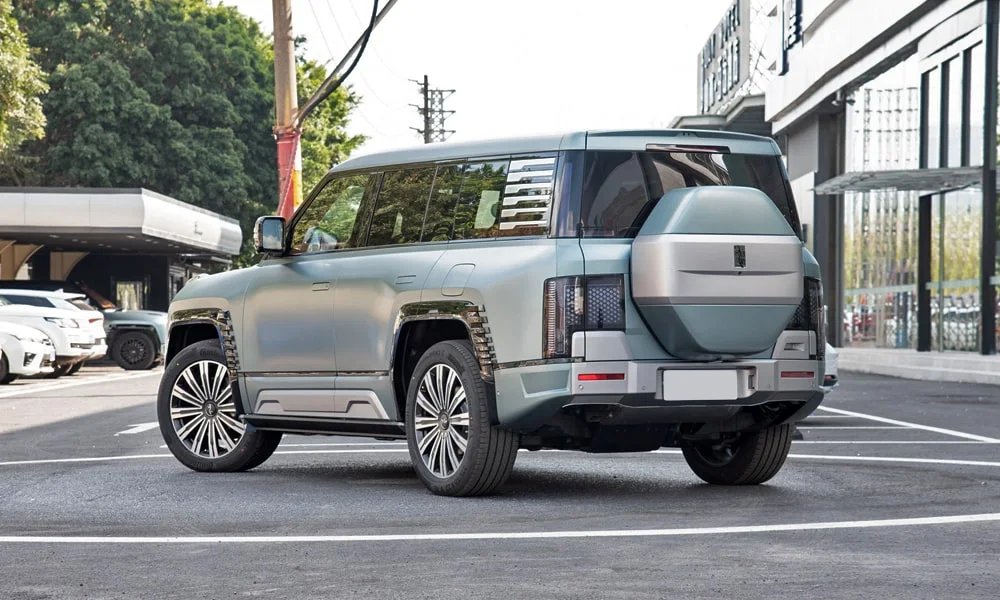 BYD Yangwang U8