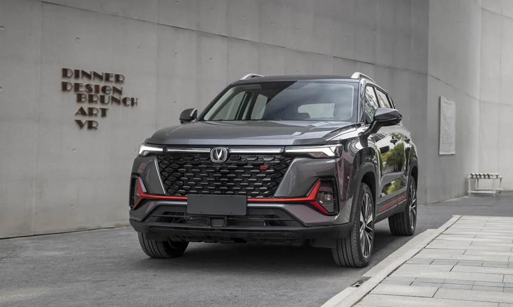 Фото Changan CS35 Plus (2022) — вид спереди, фото 7. Оптика, решётка и бампер — первое впечатление о модели Changan CS35 Plus (2022) — вид спереди, фото 7