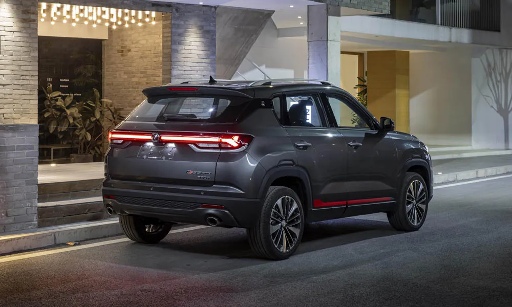 Фото Changan CS35 Plus (2022) — вид сзади, фото 6. Корма в сером цвете: графика фонарей и пластика пятой двери Changan CS35 Plus (2022) — вид сзади, фото 6