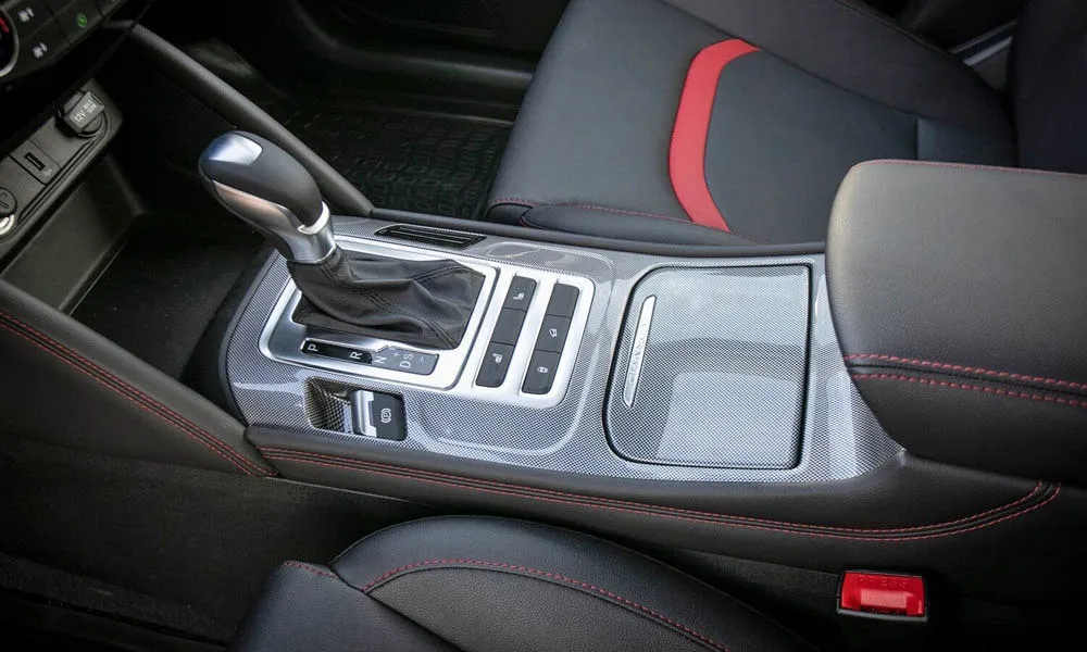 Фото Changan CS55 — селектор коробки передач. Селектор трансмиссии на центральной консоли Changan CS55 — селектор коробки передач