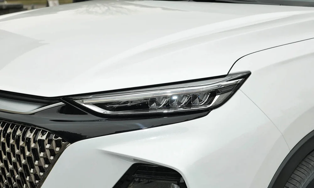 Фото Changan CS75 Pro (2026) — интерьер, фото 4. Общий план салона: архитектура панели, консоль и кресла. Светлая гамма зрительно расширяет салон, тёмная — практичнее в уходе Changan CS75 Pro (2026) — интерьер, фото 4
