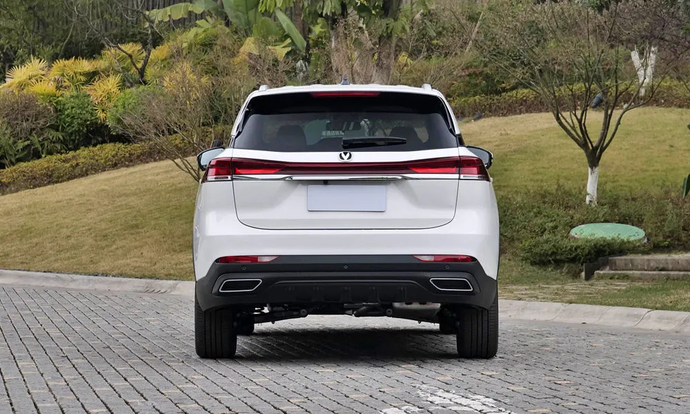 Фото Changan CS75 Pro (2026) — вид сзади, фото 5. Графика фонарей, бампер и оформление пятой двери Changan CS75 Pro (2026) — вид сзади, фото 5