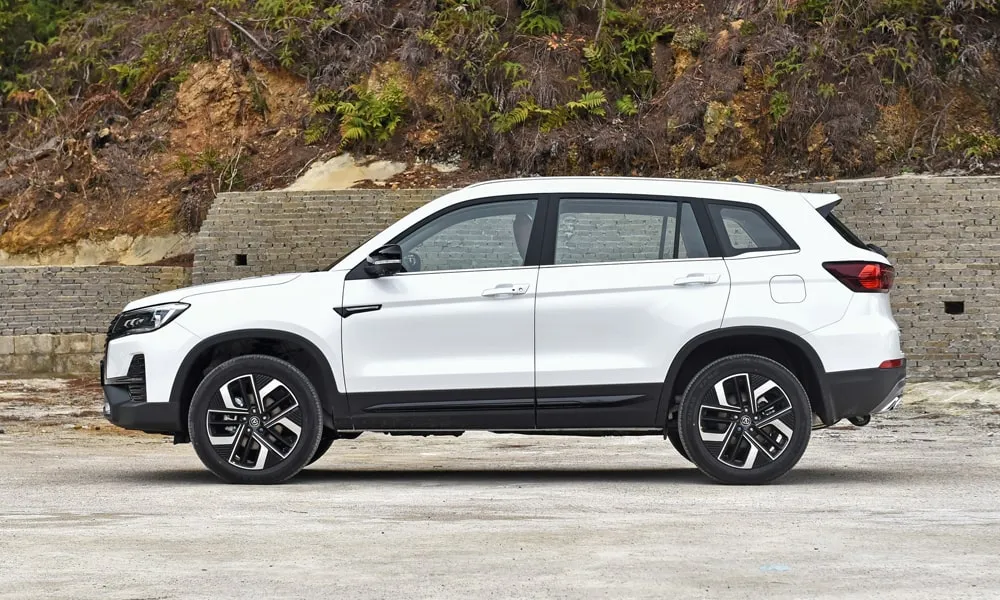 Changan CS75 (2024) — вид сбоку