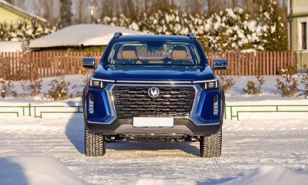 Changan Hunter Plus (2023) — вид спереди, фото 2