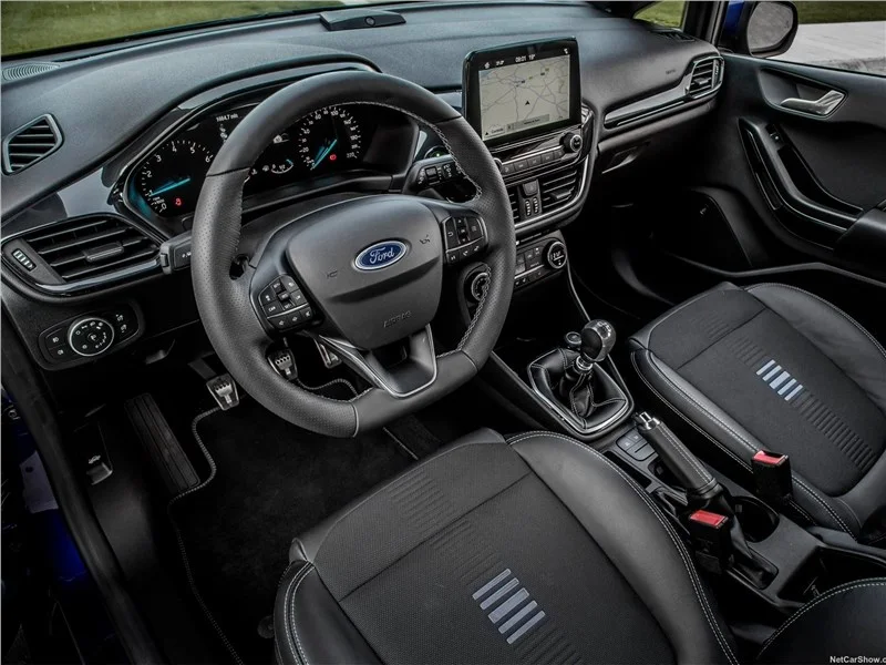 Ford Fiesta 2008-2012 — салон