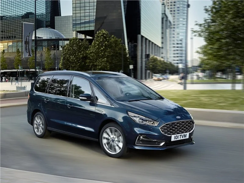 Ford Galaxy 2010-2015: вид спереди. Ford Galaxy 2010-2015 — вид спереди