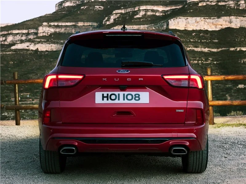 Ford Kuga 2016-2019 — вид сзади