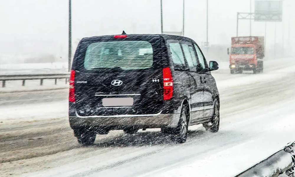 Hyundai H-1 — вид сзади