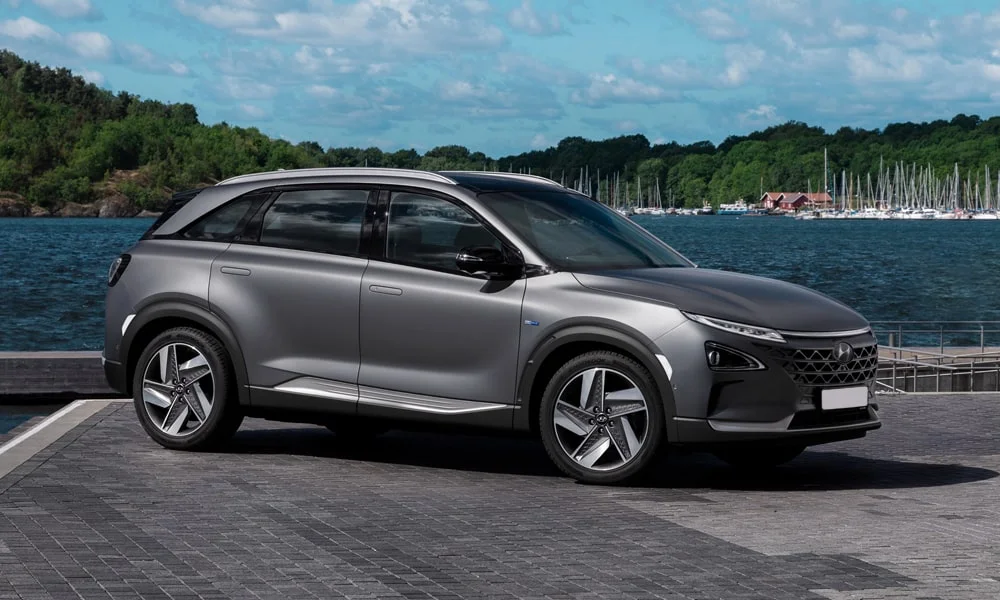Фото Hyundai NEXO (2024) — вид спереди, фото 9. Оптика, решётка и бампер — первое впечатление о модели. Дневные ходовые огни включаются автоматически с запуском Hyundai NEXO (2024) — вид спереди, фото 9