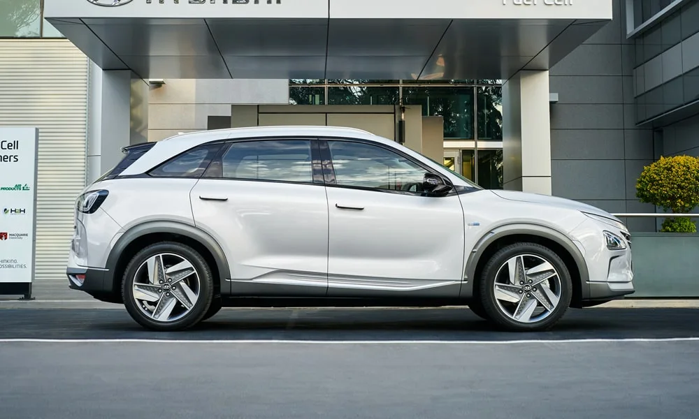 Hyundai NEXO (2024) — вид сбоку