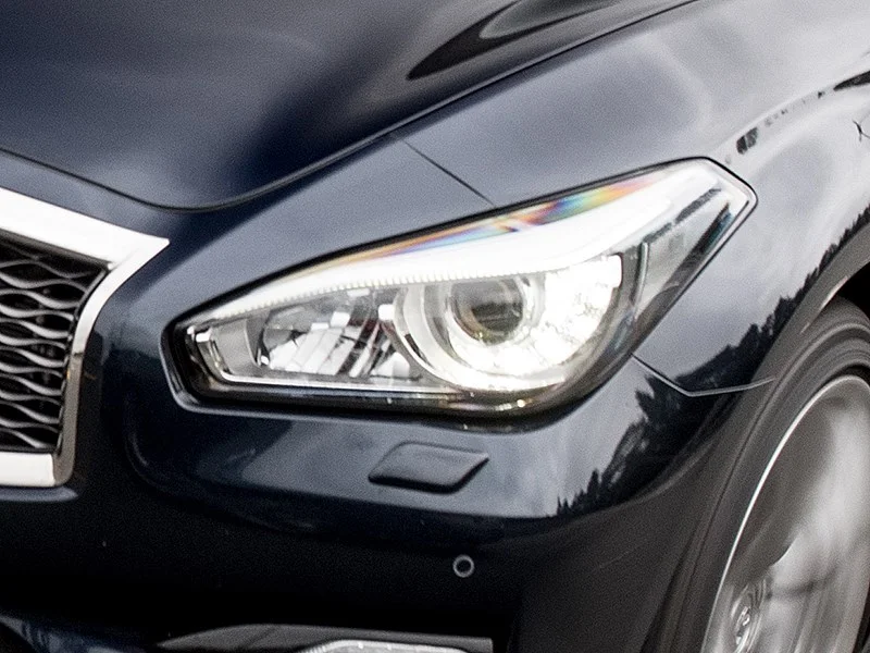 Infiniti Q70 2013-2018: вид спереди. Infiniti Q70 2013-2018 — вид спереди