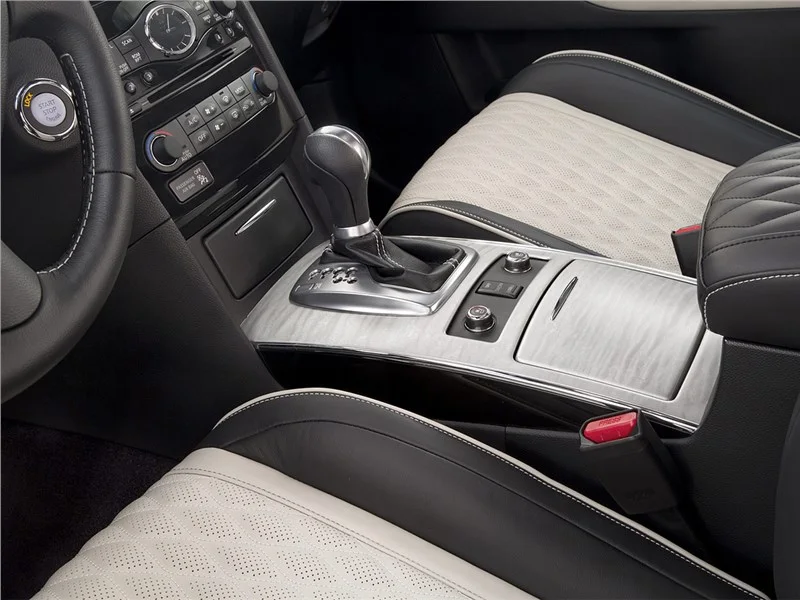 Infiniti QX70 2013-2017: салон. Infiniti QX70 2013-2017 — салон