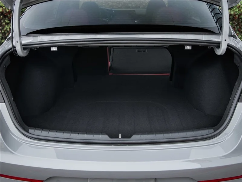 KIA Optima 2016-2018: багажник. KIA Optima 2016-2018 — багажник