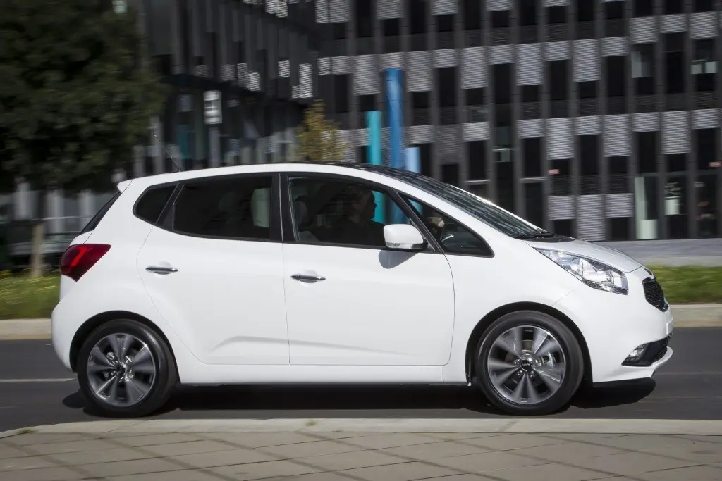 KIA Venga 2011-2015 — вид сбоку