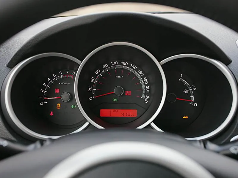 KIA Venga 2011-2015: передняя панель. KIA Venga 2011-2015 — передняя панель