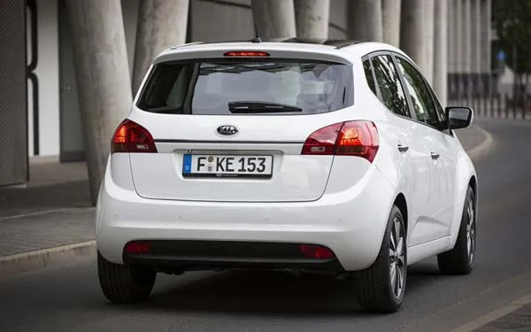 KIA Venga 2011-2015 — вид сзади