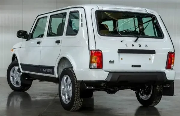 Фото LADA 4x4 Urban 2019-2021 (2021) — внешний вид, фото 7. Кузов снаружи: пропорции и линии LADA 4x4 Urban 2019-2021 (2021) — внешний вид, фото 7