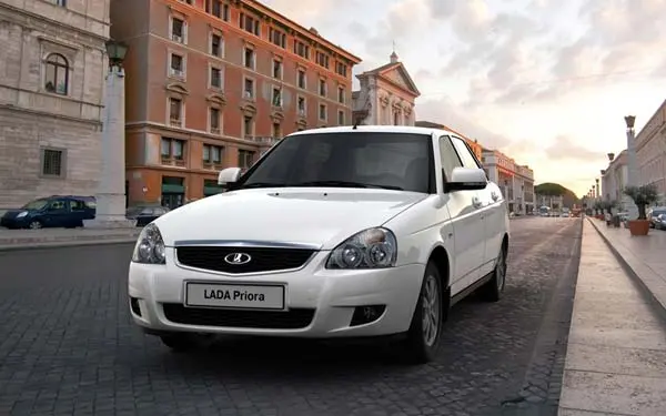 LADA Priora Универсал 2007-2014: вид спереди. LADA Priora Универсал 2007-2014 — вид спереди