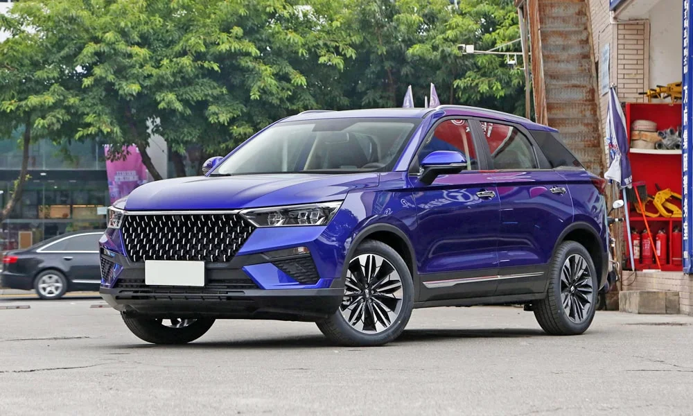 Фото LADA X-Cross 5 (2024) — вид спереди, фото 5. Оптика, решётка и бампер — первое впечатление о модели LADA X-Cross 5 (2024) — вид спереди, фото 5