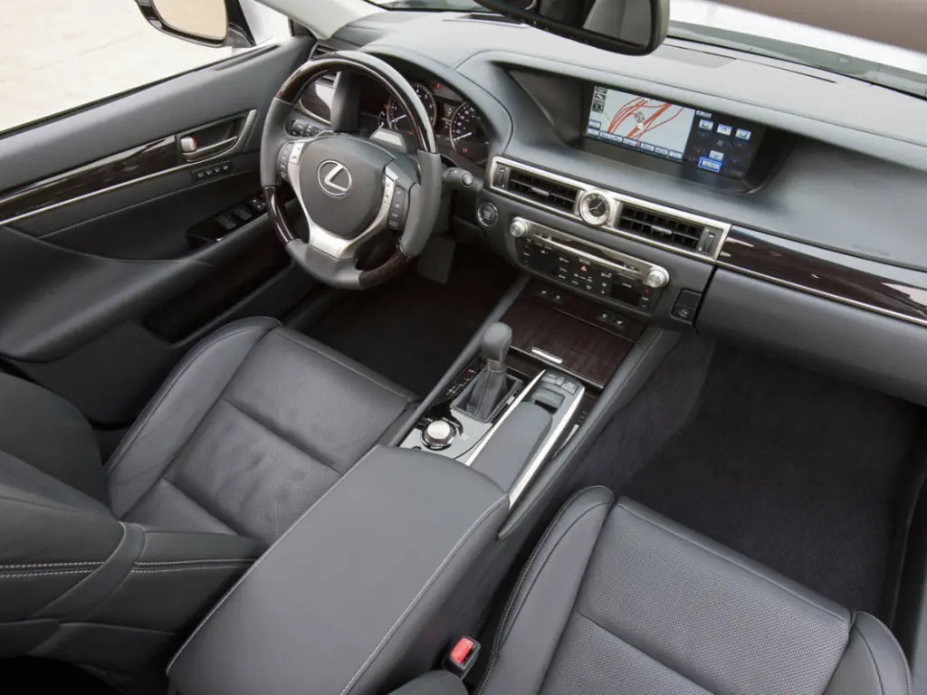 Lexus GS 250 2012-2016: салон. Lexus GS 250 2012-2016 — салон
