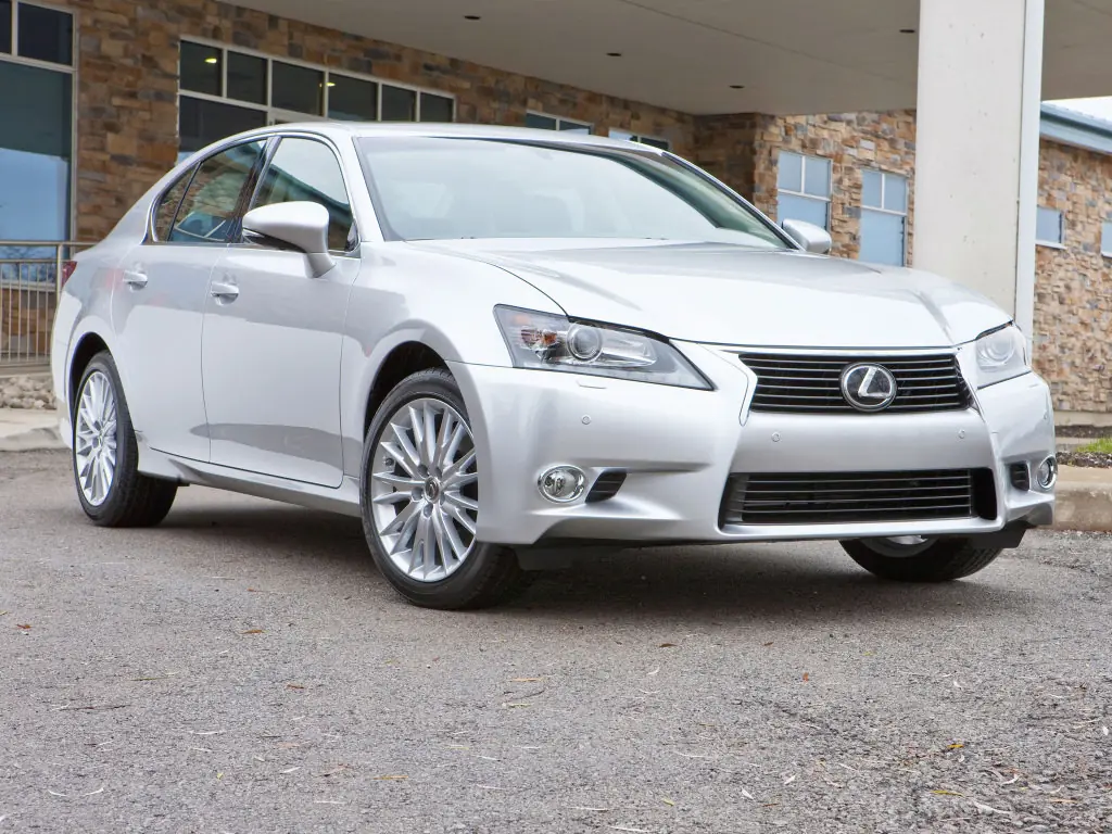 Lexus GS 350 2009-2015: вид спереди. Lexus GS 350 2009-2015 — вид спереди