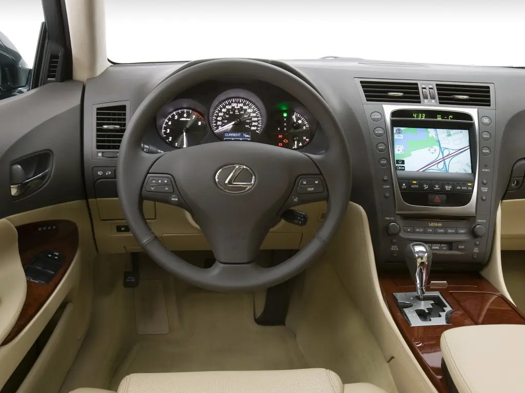 Lexus GS 350 2009-2015: салон. Lexus GS 350 2009-2015 — салон