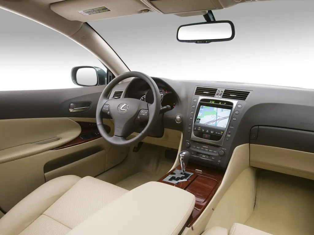 Lexus GS 350 2009-2015: салон. Lexus GS 350 2009-2015 — салон