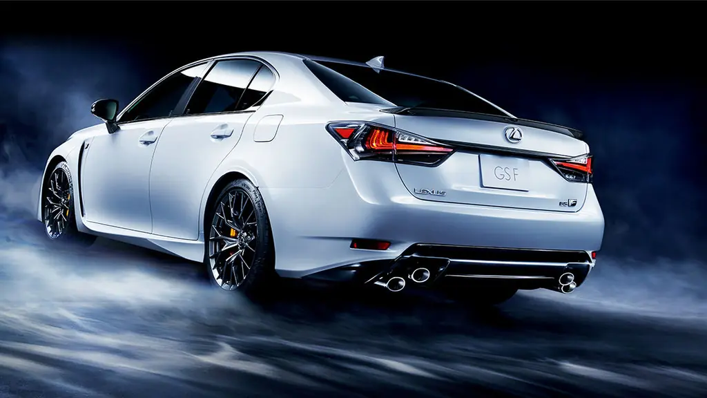 Lexus GS F 2015-2018: вид сзади. Lexus GS F 2015-2018 — вид сзади