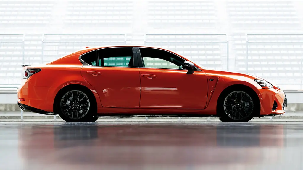 Lexus GS F 2015-2018: вид сбоку. Lexus GS F 2015-2018 — вид сбоку