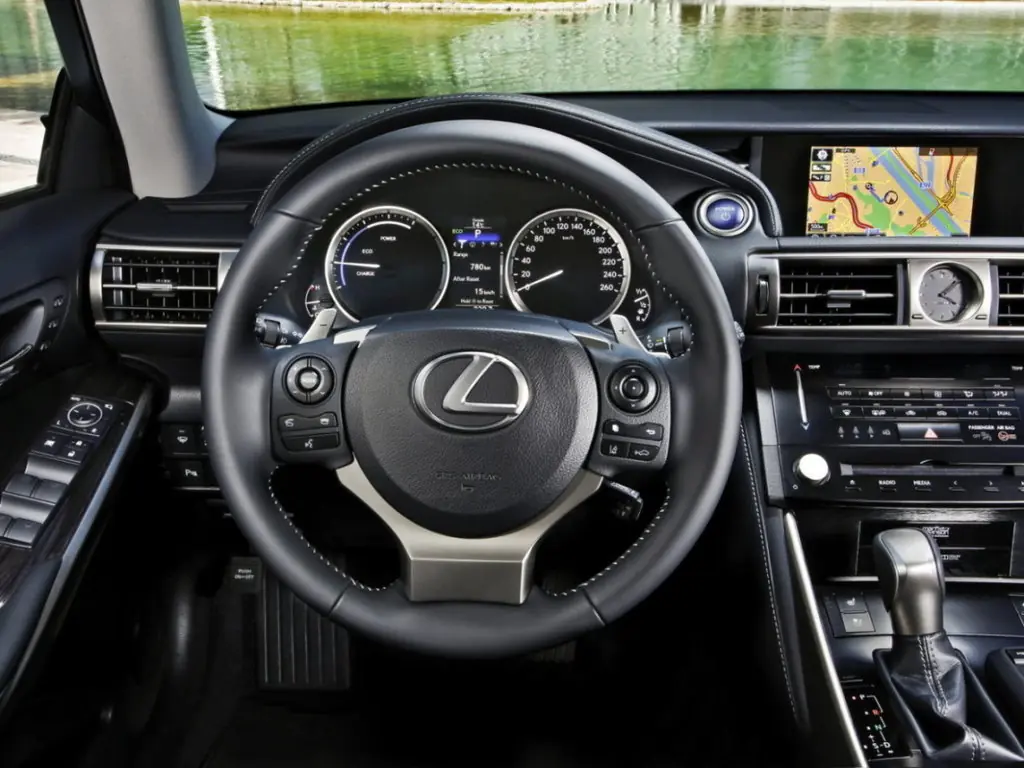 Lexus IS 300h 2013-2020: руль и приборы. Lexus IS 300h 2013-2020 — руль и приборы