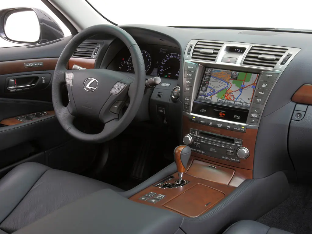 Lexus LS 460 L AWD 2009-2013: салон. Lexus LS 460 L AWD 2009-2013 — салон