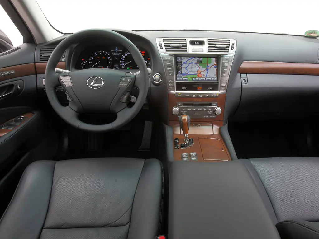 Lexus LS 460 2009-2013: салон. Lexus LS 460 2009-2013 — салон