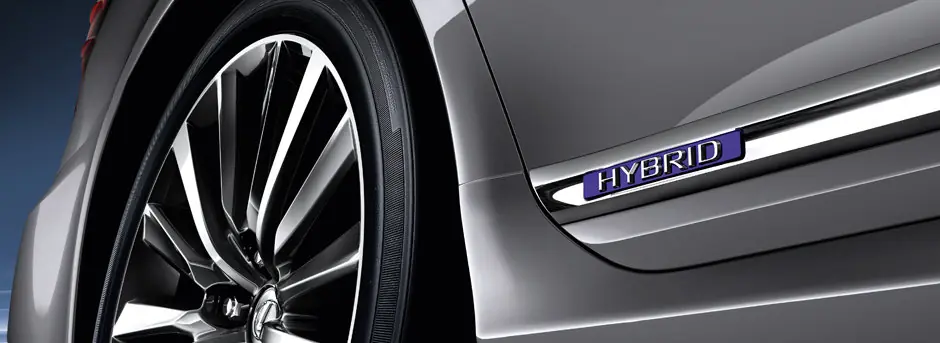Lexus LS 600h L 2009-2012: вид сбоку. Lexus LS 600h L 2009-2012 — вид сбоку