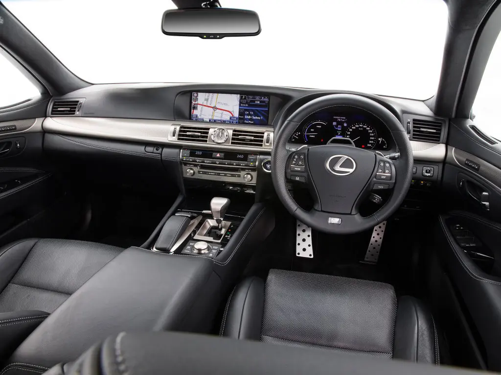 Lexus LS 600h 2009-2012: салон. Lexus LS 600h 2009-2012 — салон