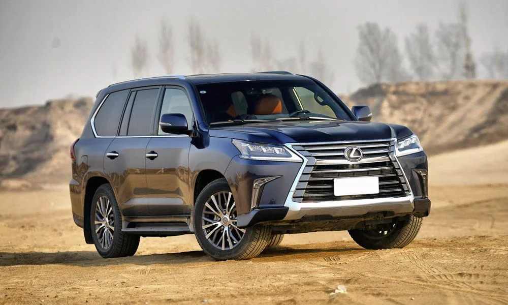 Фото Lexus LX 450d — вид спереди, фото 6. Оптика, решётка и бампер — первое впечатление о модели Lexus LX 450d — вид спереди, фото 6
