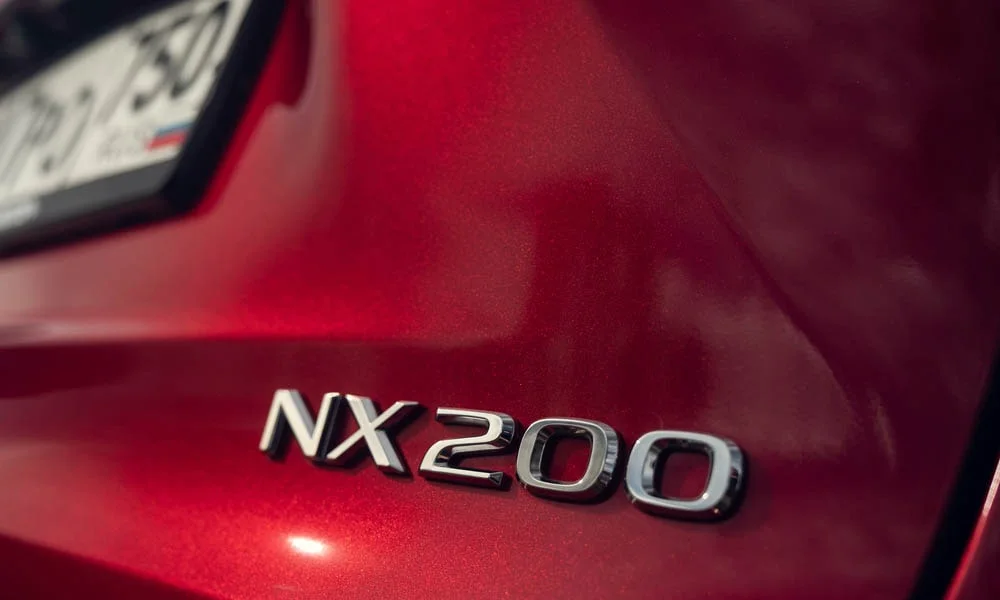 Фото Lexus NX 200 — экстерьер. Внешняя деталь кузова вблизи. Мелкие элементы экстерьера дополняют общий стиль модели Lexus NX 200 — экстерьер