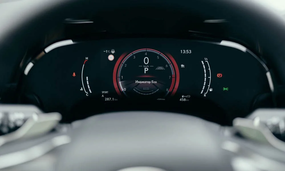 Фото Lexus NX 250 — приборная панель. Экран приборов за рулём — вся ходовая информация перед глазами. Запас хода и расход выводятся крупно — главные цифры ежедневных поездок Lexus NX 250 — приборная панель