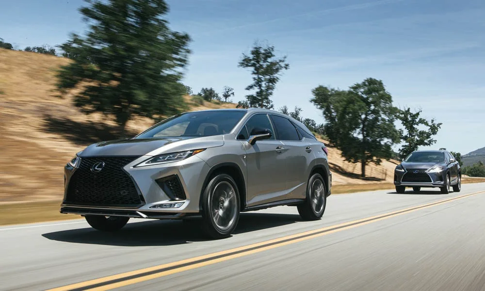 Фото Lexus RX 350L — вид спереди, фото 4. Оптика, решётка и бампер — первое впечатление о модели Lexus RX 350L — вид спереди, фото 4