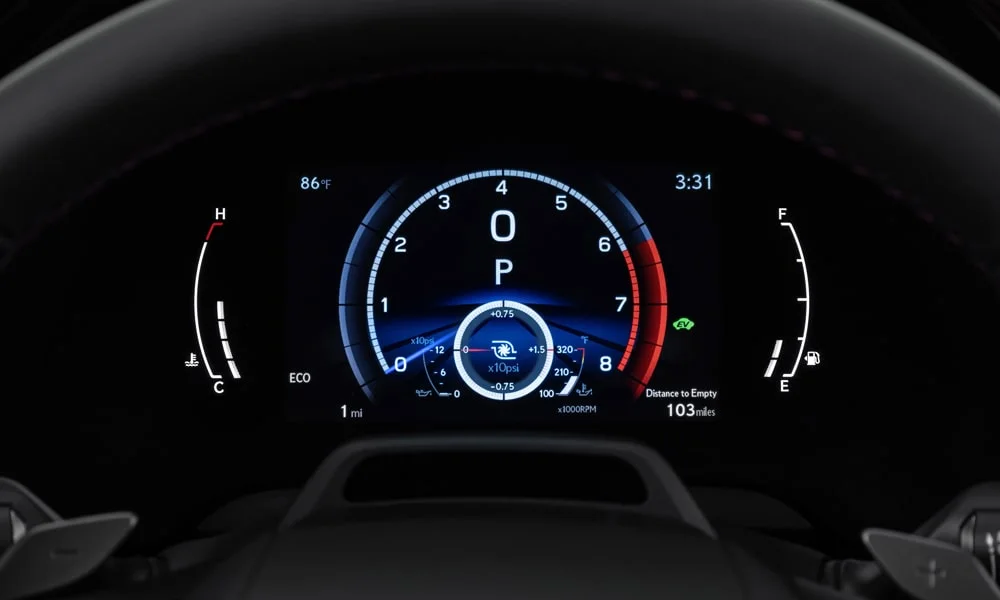 Фото Lexus RX 350h (2024) — приборная панель. Скорость, запас хода и подсказки ассистентов перед глазами Lexus RX 350h (2024) — приборная панель