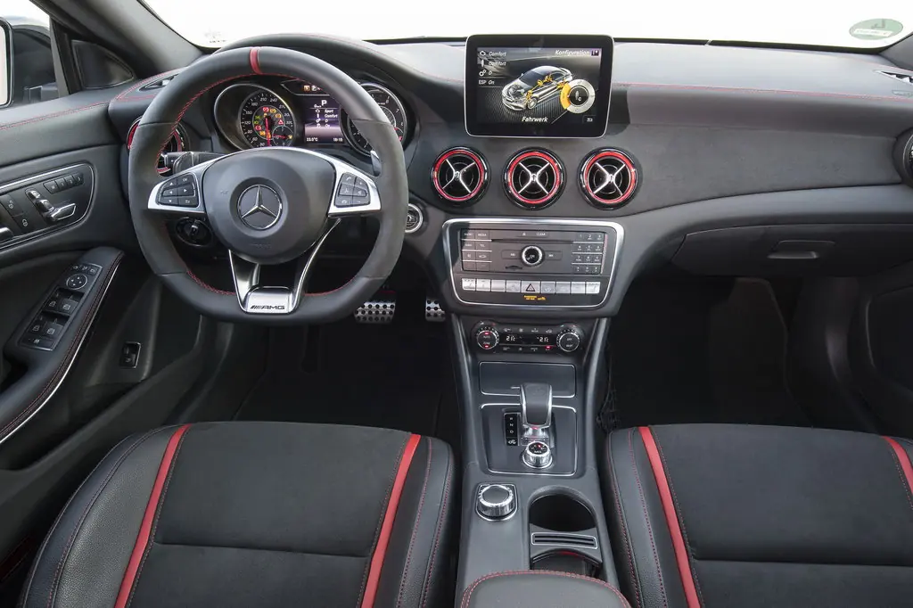 Mercedes-Benz CLA 2016-2023: передняя панель. Mercedes-Benz CLA 2016-2023 — передняя панель