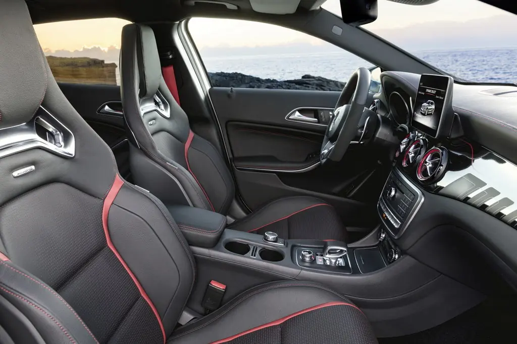 Mercedes-Benz GLA 2017-2023 — салон