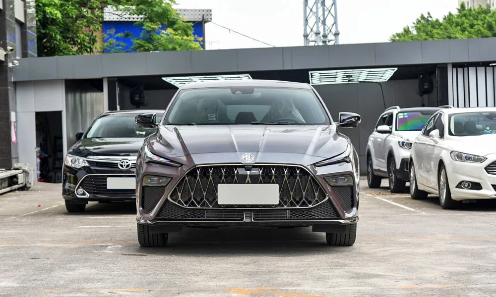 Фото MG 5 Scorpio (2024) — вид спереди, фото 4. Оптика, решётка и бампер — первое впечатление о модели MG 5 Scorpio (2024) — вид спереди, фото 4