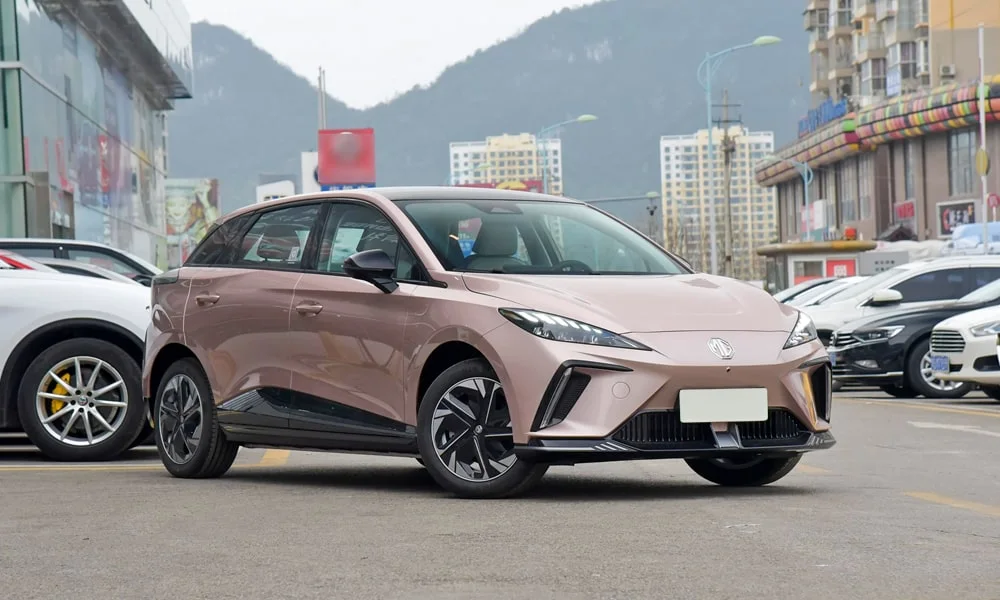 Фото MG Mulan (2024) — вид сбоку, фото 3. Профиль кузова: колёсная база, свесы и линия остекления MG Mulan (2024) — вид сбоку, фото 3