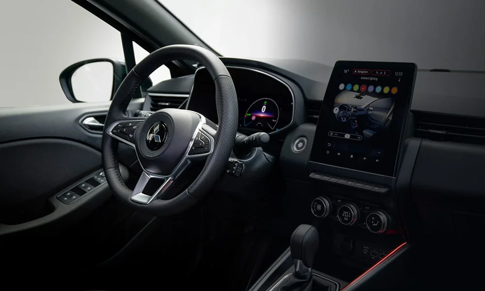 Фото Mitsubishi Colt — экран мультимедиа. Вертикальный экран мультимедиа — карты и списки помещаются целиком. Климат и обогревы часто управляются с этого экрана — привыкание занимает пару дней Mitsubishi Colt — экран мультимедиа