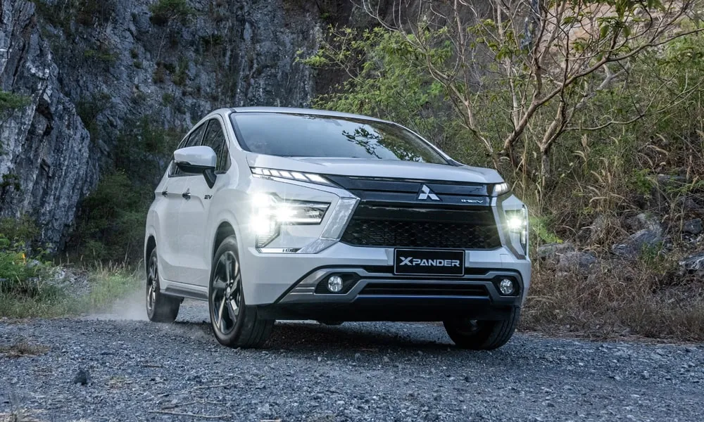 Фото Mitsubishi Xpander (2024) — вид спереди, фото 4. Оптика, решётка и бампер — первое впечатление о модели Mitsubishi Xpander (2024) — вид спереди, фото 4