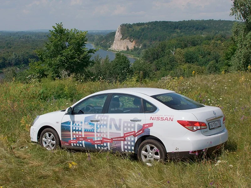 Nissan Almera 2011-2014 — вид сзади