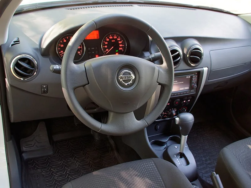 Nissan Almera 2011-2014: руль и приборы. Nissan Almera 2011-2014 — руль и приборы