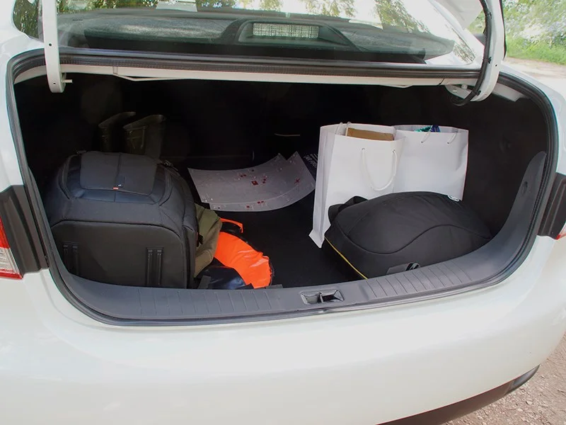 Nissan Almera 2011-2014: багажник. Nissan Almera 2011-2014 — багажник